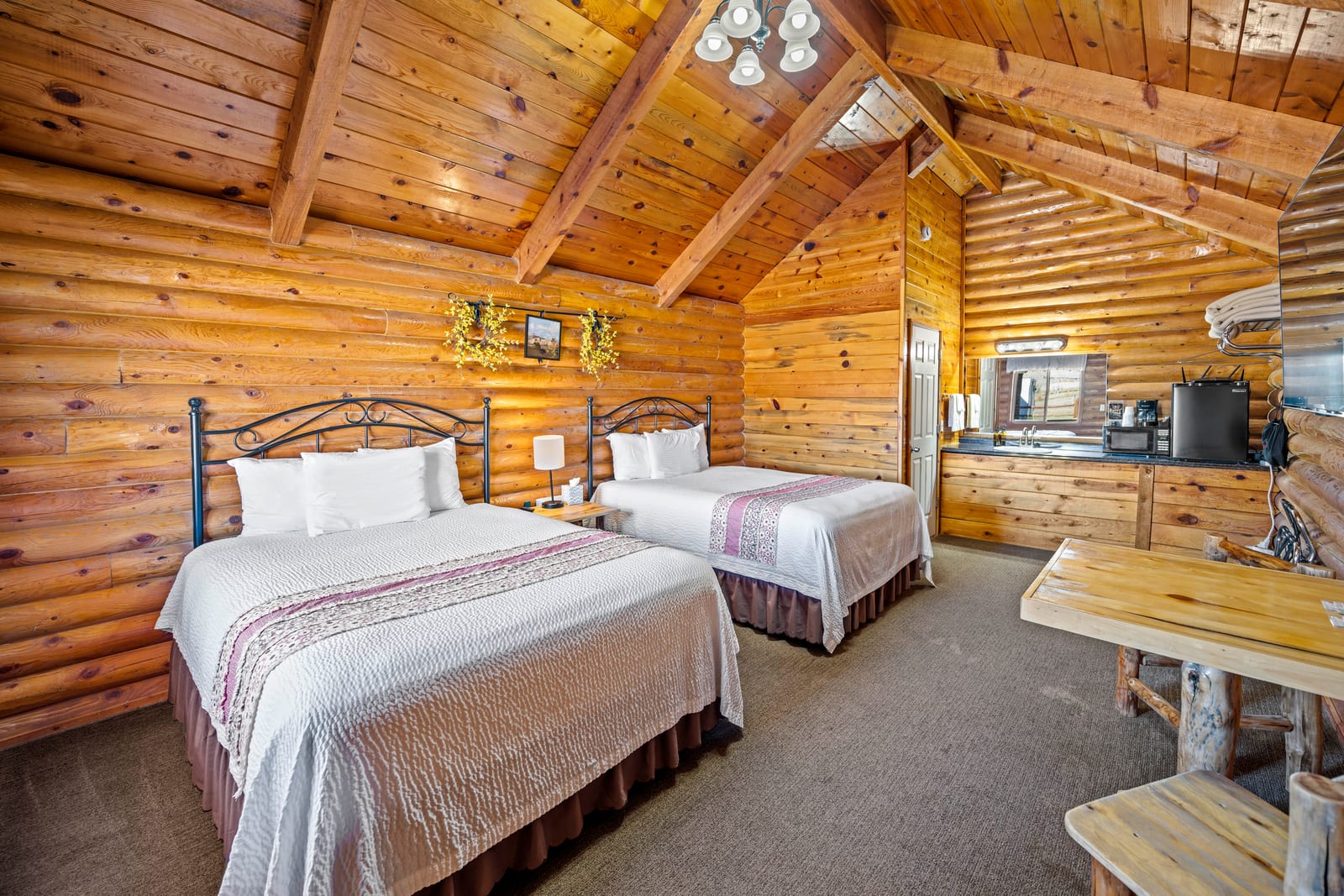 Two Queens Room